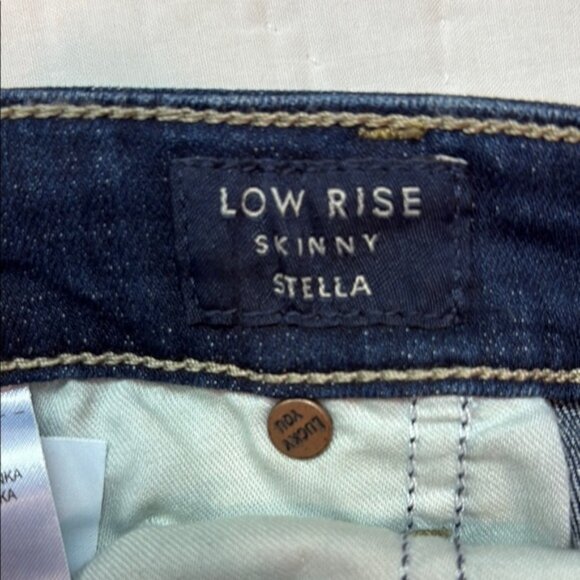 Lucky Brand Women's Low-rise Skinny Stella Jeans with Natural Distressed Look - Picture 12 of 15